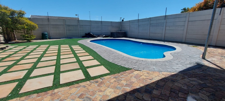 3 Bedroom Property for Sale in Sanddrift Western Cape